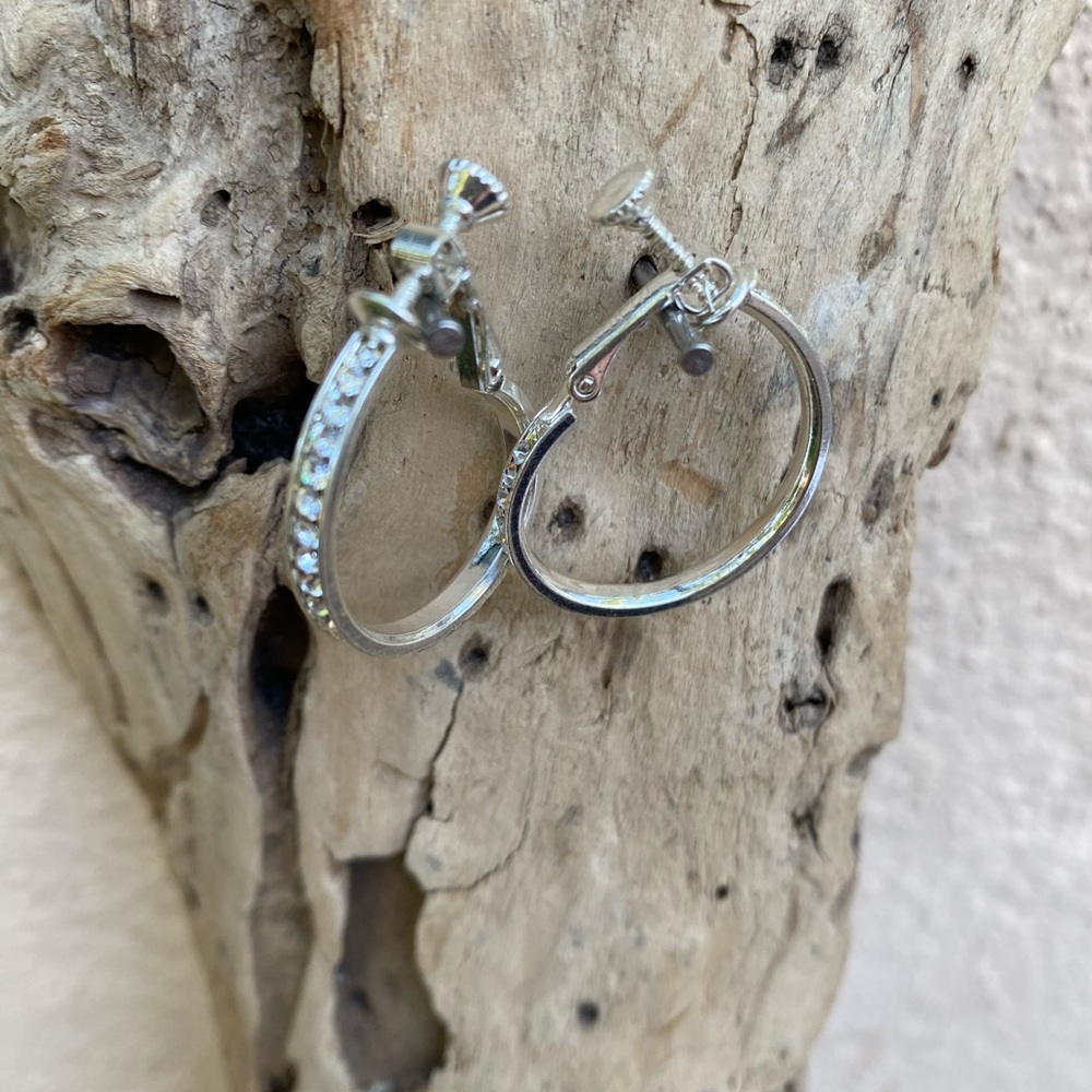 Vintage EUC rhinestone hoop earrings - Picture 3 of 8